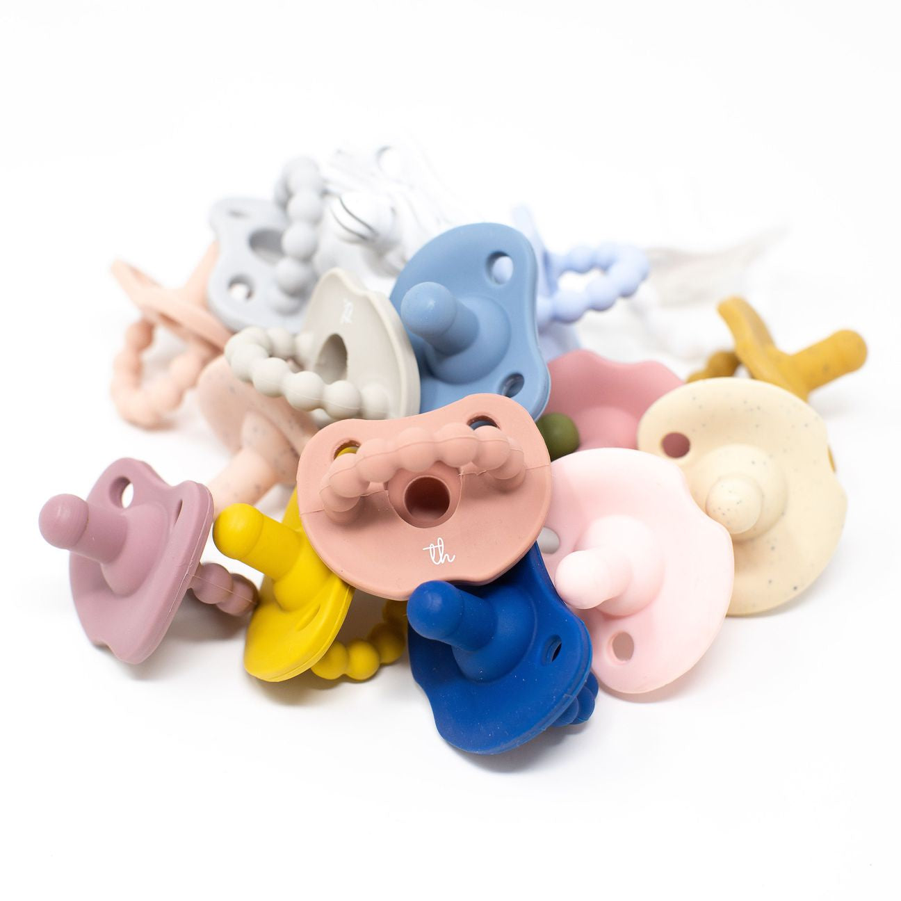 Three Hearts Sili Soother (round)